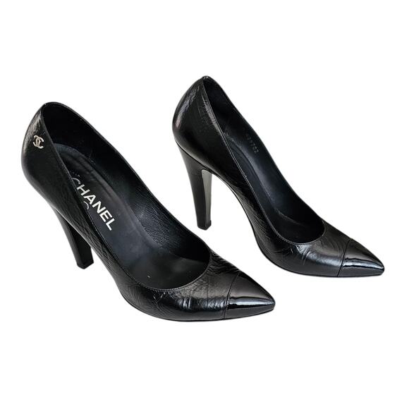 Chanel CC Patent Leather Pointed Cap Toe Pump Heel Size 39 US 8 8.5 Black Silver - Picture 1 of 13